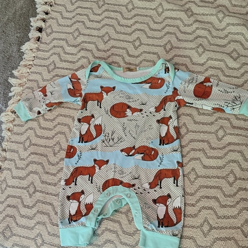 Fox outfit 6-9 month